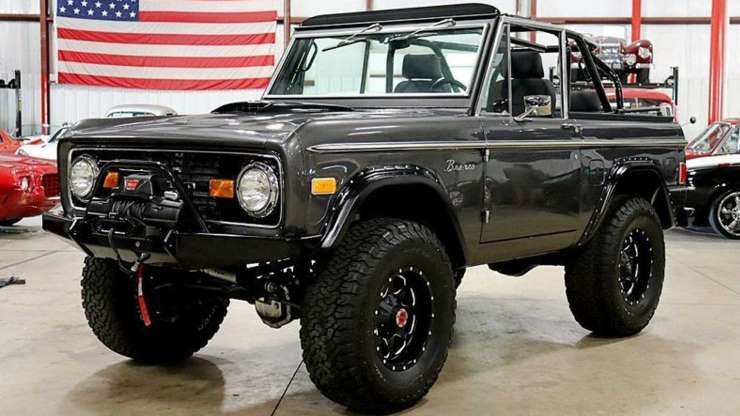 Ford Bronco Sport Restored 1977 Ford Bronco Goes Anywhere, Shows Everywhere AAHilPM