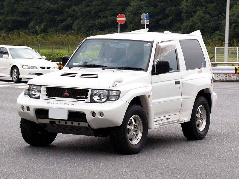 Ford Bronco Sport If it disappoints, what will you drive? 800px-Mitsubishi_pajero-evolution_I