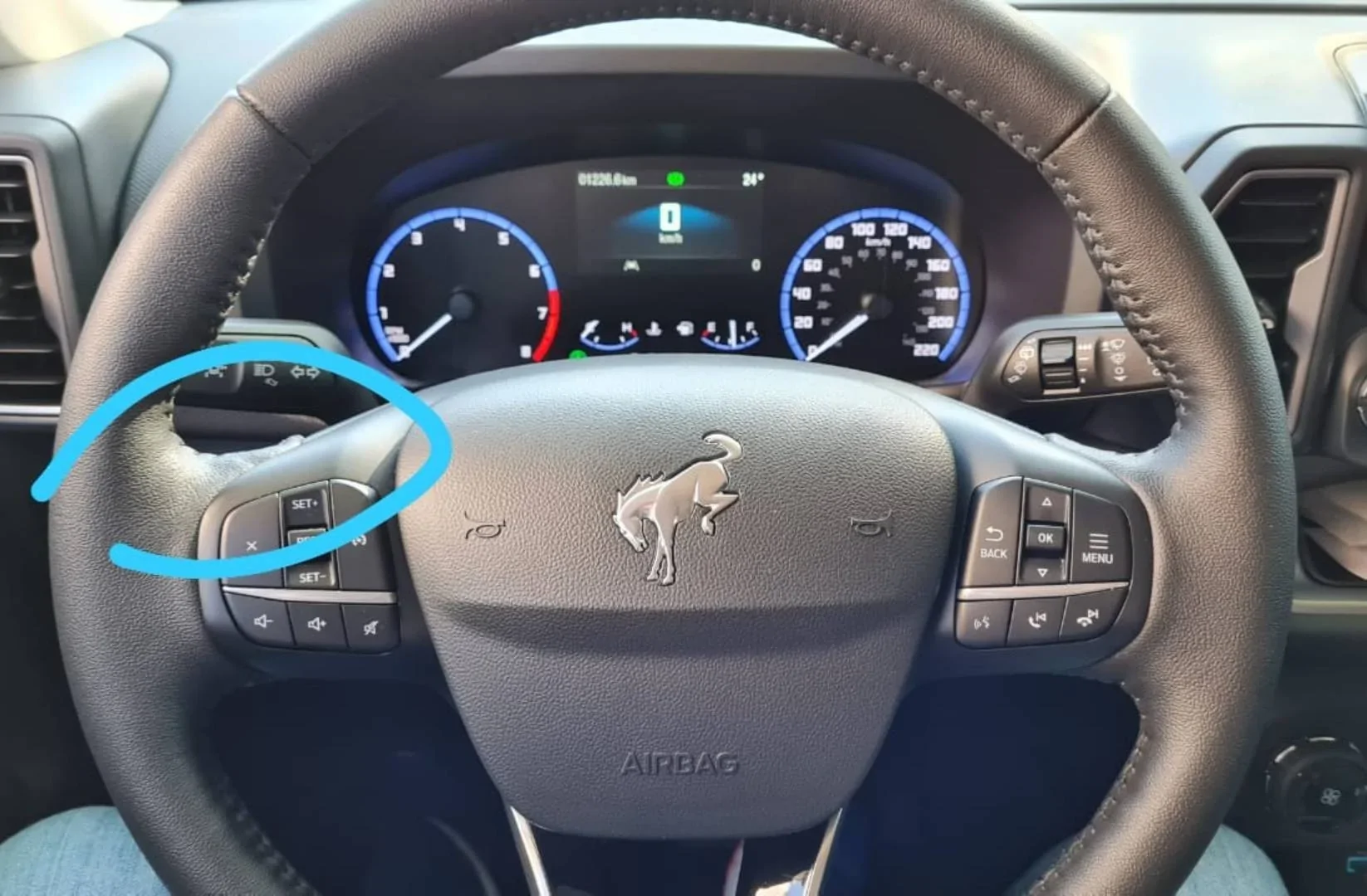 Ford Bronco Sport Detail in Leather Steering Wheel, is it something common? Screenshot_20210604-173527_WhatsA