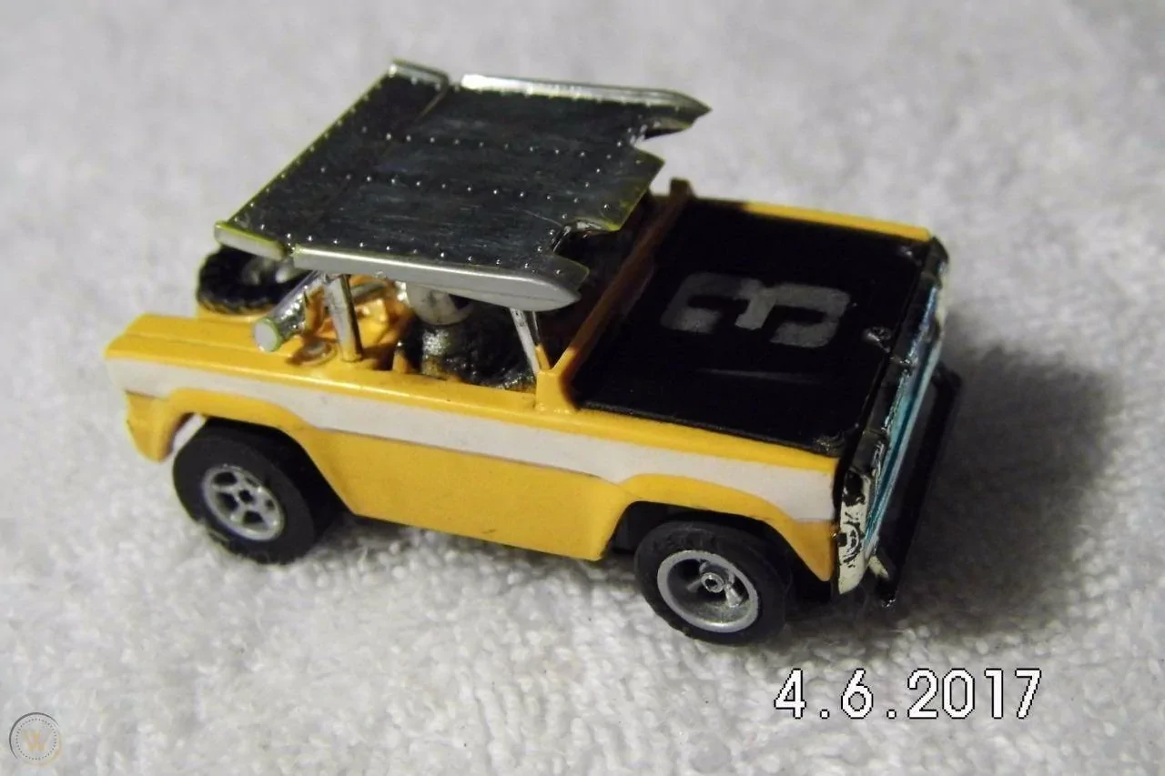 Ford Bronco Sport Blinding glare off windshield fx-butterscotch-ford-baja-bronco_1_dae3384a40299eac91d81e67a644d9b5