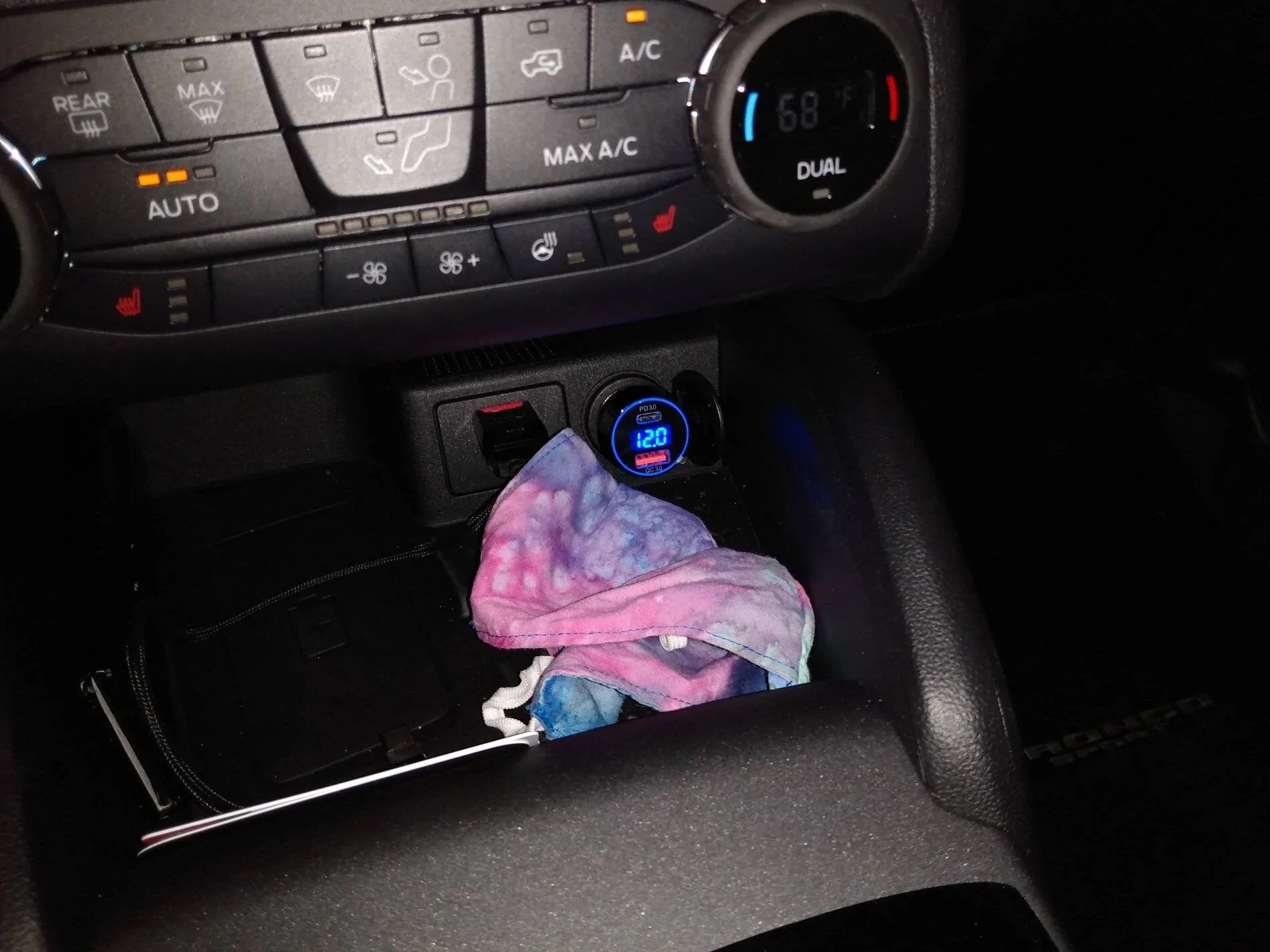 Ford Bronco Sport 2021 Ford Bronco Sport Ditches 12V Powerpoints For USB Ports IMG_20210730_082829062