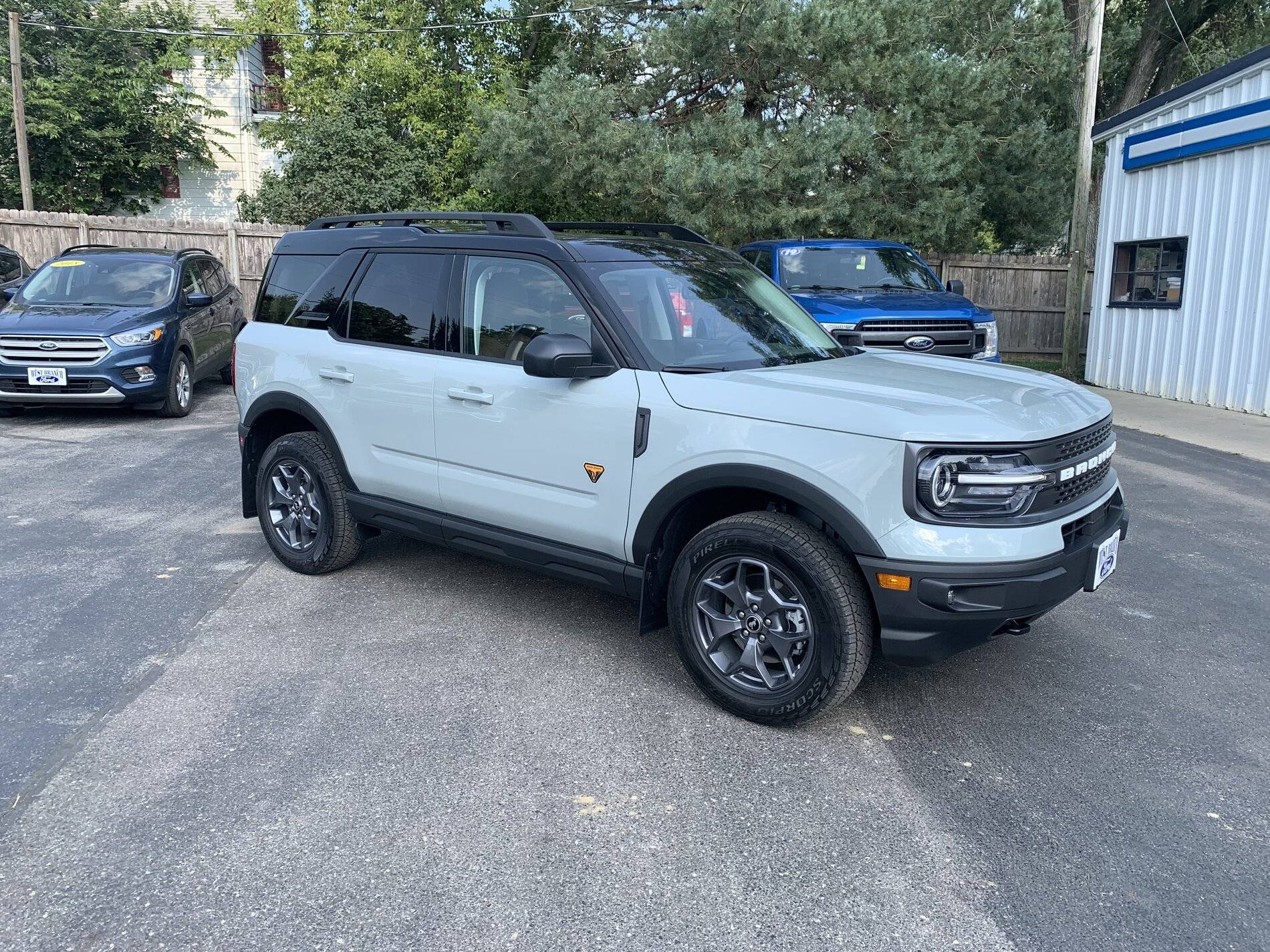 Ford Bronco Sport Waiting room A55A4294-3BAE-4836-BB04-0C1FC73310F2