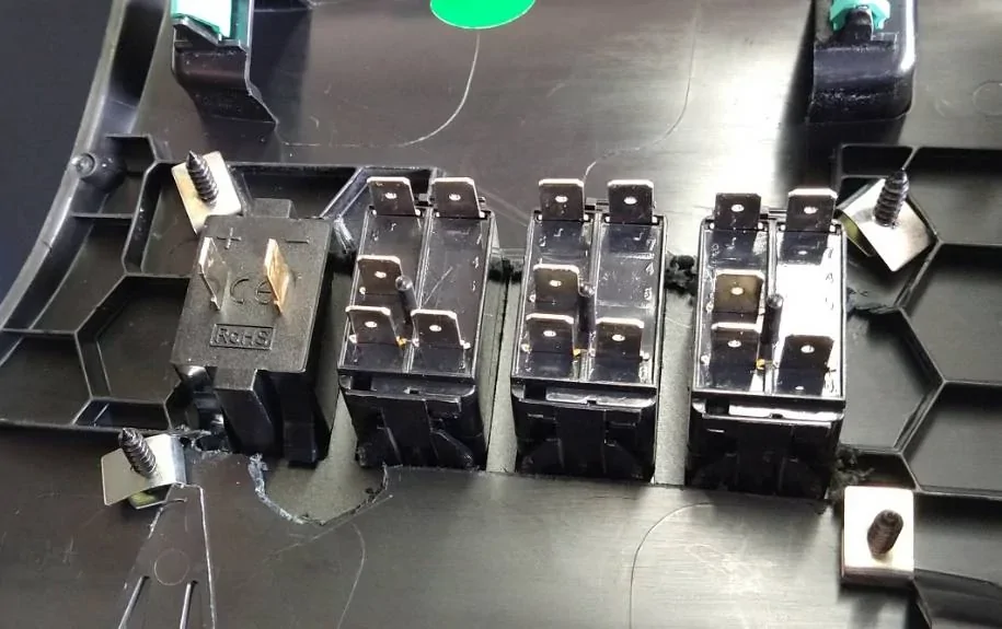 Ford Bronco Sport Anyone install gang AUX switches? 5A