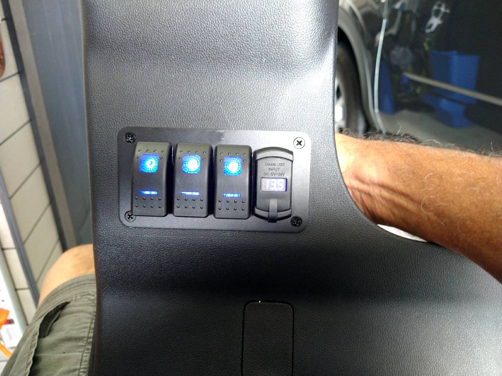 Ford Bronco Sport Anyone install gang AUX switches? 8