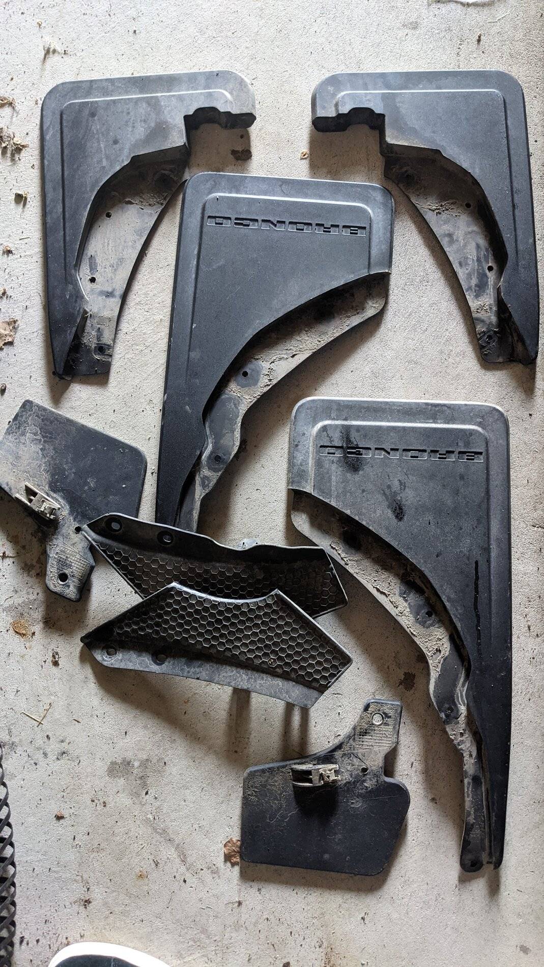 Ford Bronco Sport Front mud guard, useless? PXL_20210813_135033010