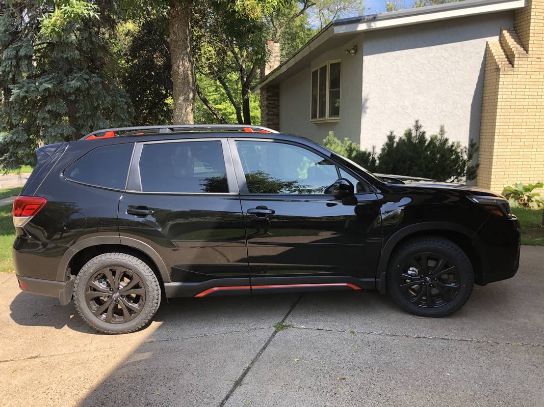 Ford Bronco Sport Waiting room 698-D04-E3-27-A2-4-F05-992-F-12-D4402-DAD86