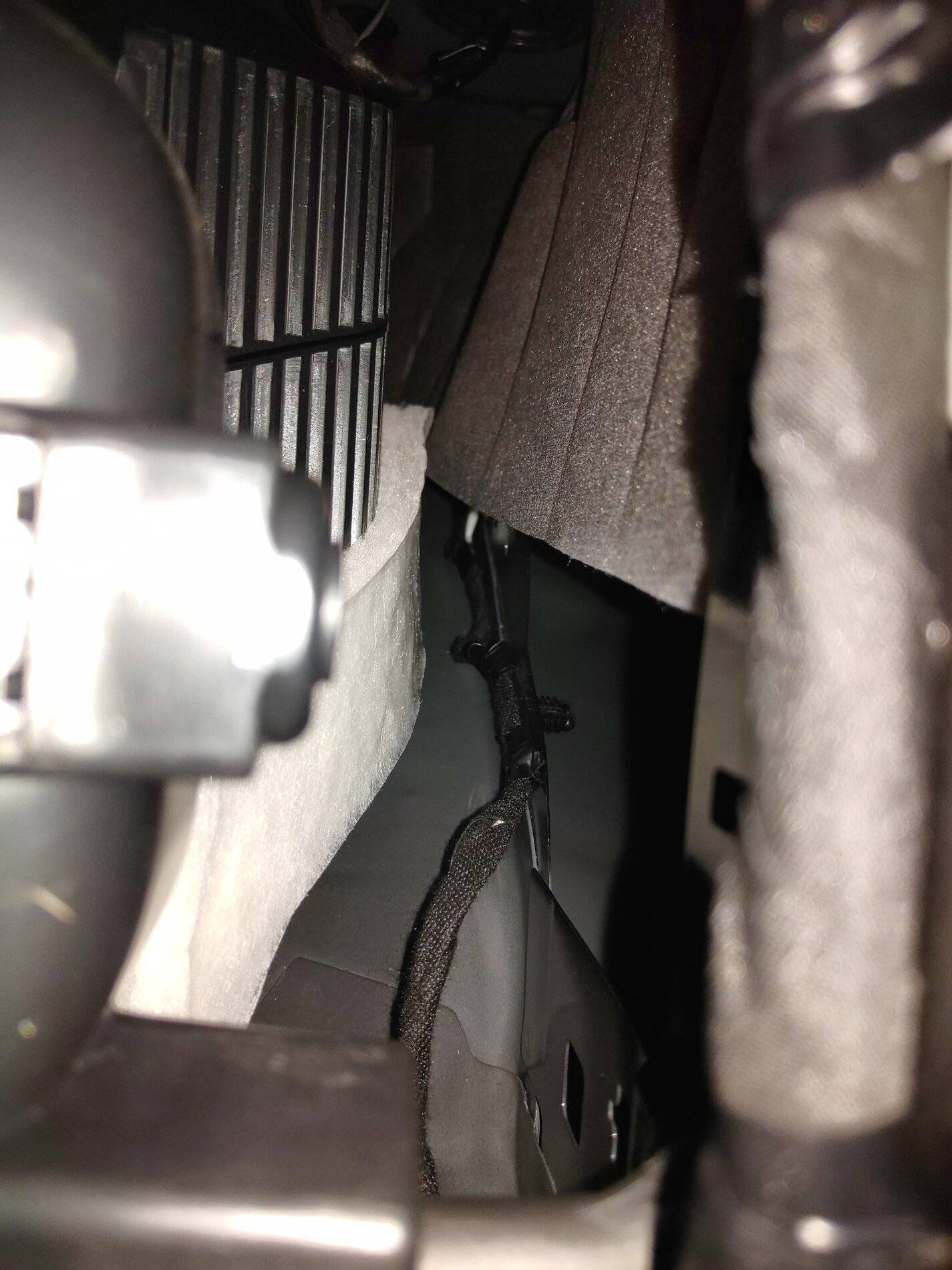 Ford Bronco Sport Flapping noise cargo area IMG_20210917_144503