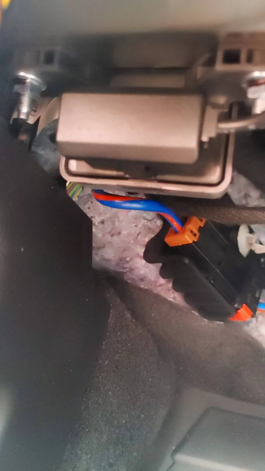 Ford Bronco Sport OEM ThinkWare Dashcam install 20210928_111858