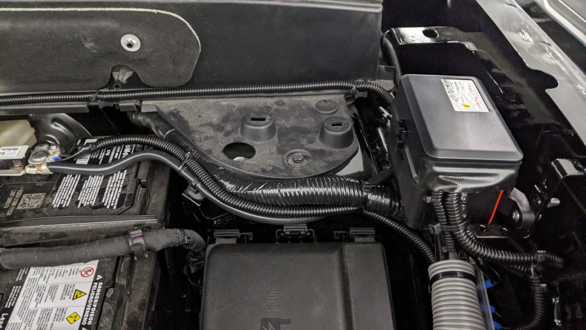 Ford Bronco Sport Auxbeam 6 gang switch panel - where to hook up the base unit ACC connection? PXL_20210913_041542474.NIGHT