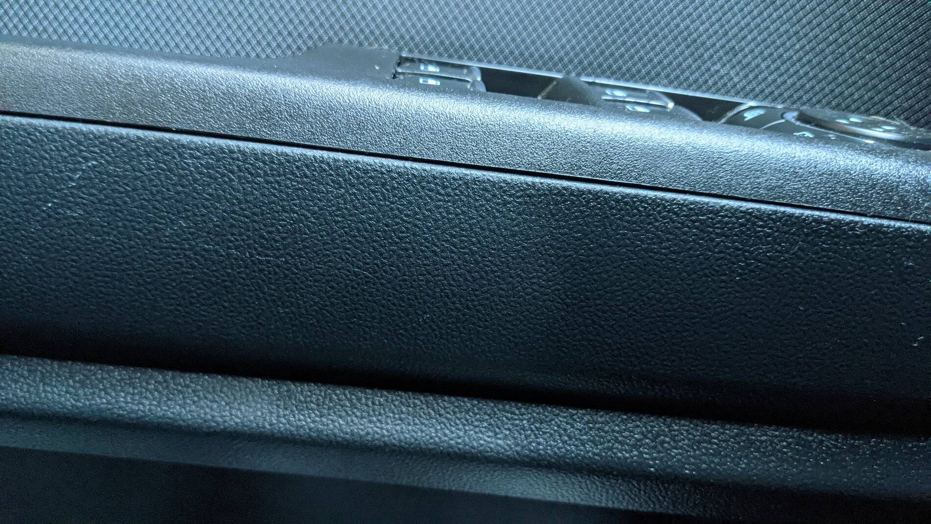 Ford Bronco Sport Gap under master window control panel on driver side? PXL_20211015_123623332