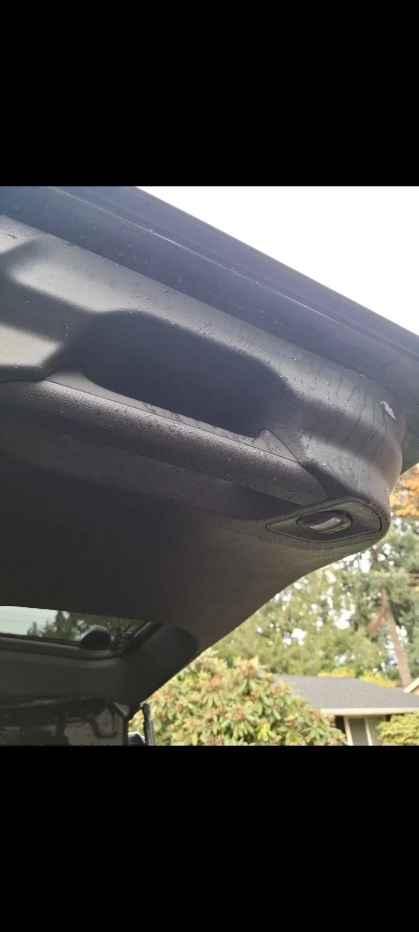 Ford Bronco Sport Water inside by tailgate after car wash Screenshot_20211108-170153_Gallery