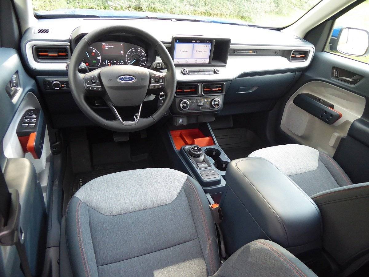 Ford Bronco Sport Digital gauge cluster swap from Escape? erick%20Hybrid%20XLT%20Blue%20Interior%20Dashboard