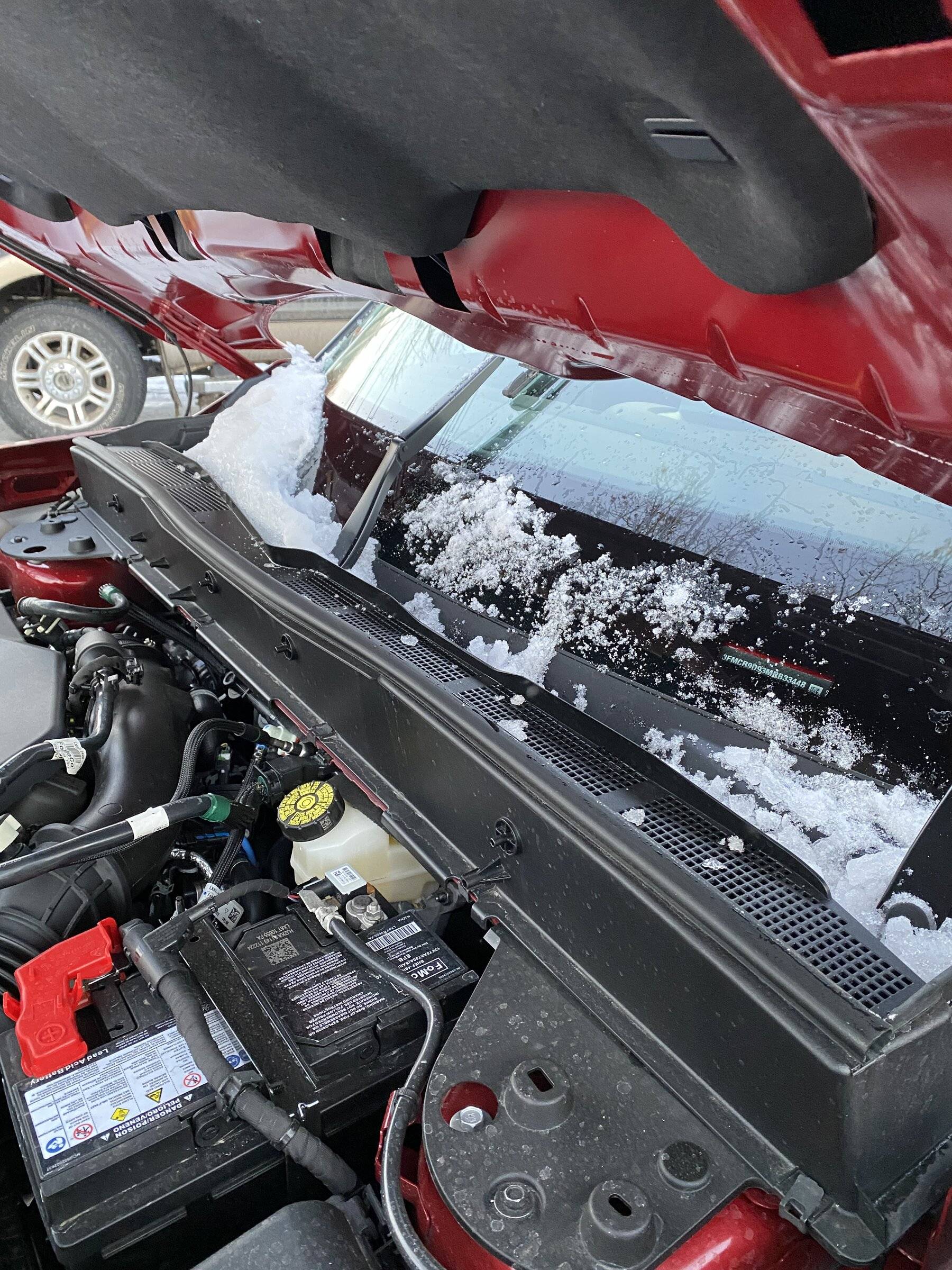 Ford Bronco Sport Anyone else bothered by the wipers buried in ice and snow? IMG_8490.JPG