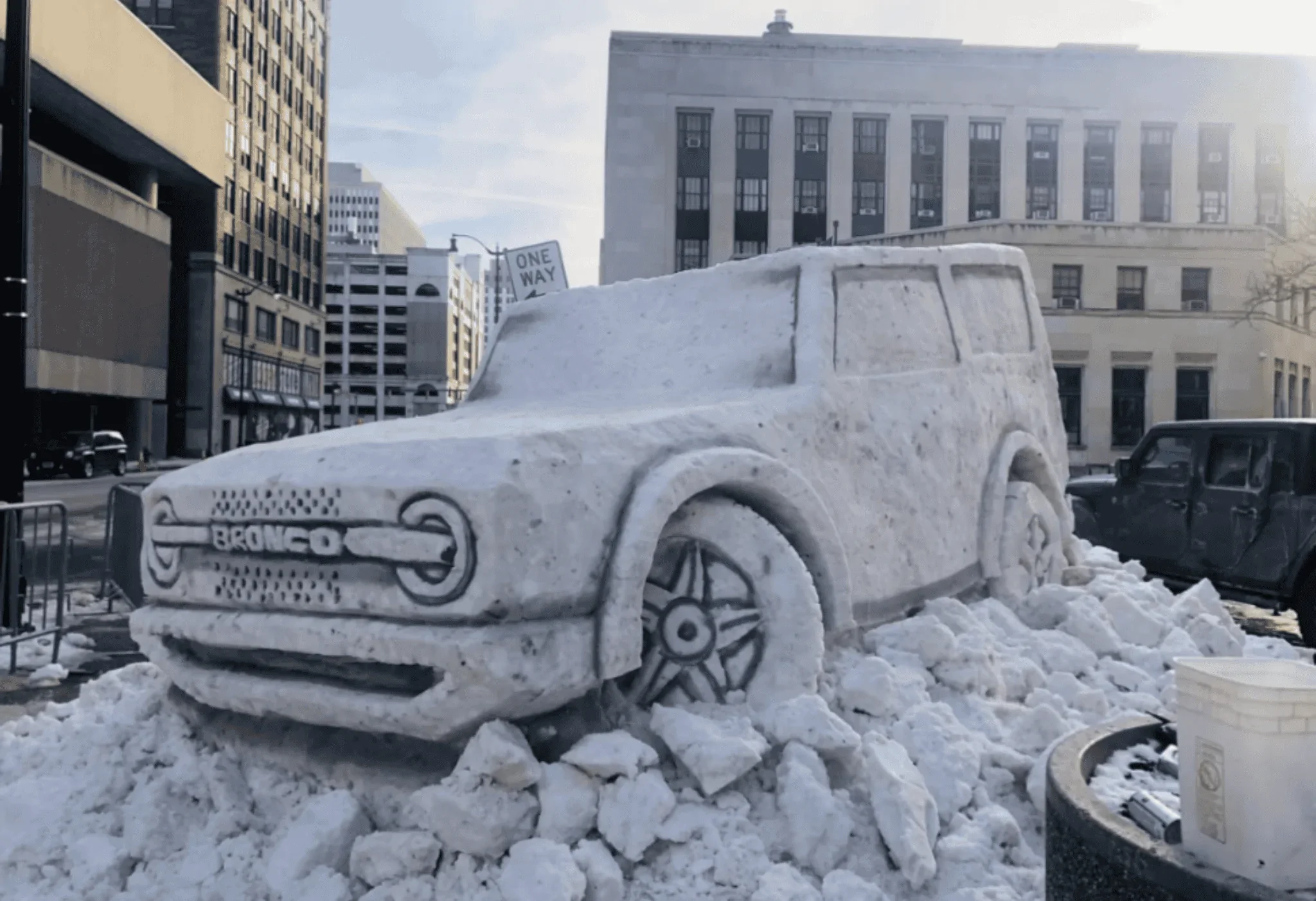 Ford Bronco Sport Bronco ice sculpture Screenshot_20220207-133925