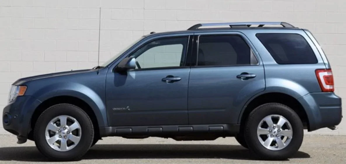 Ford Bronco Sport Side shot of Bronco Sport on the road looking like LR4 FF310E28-6BFB-4EE2-A68D-8E86F9E2BE09