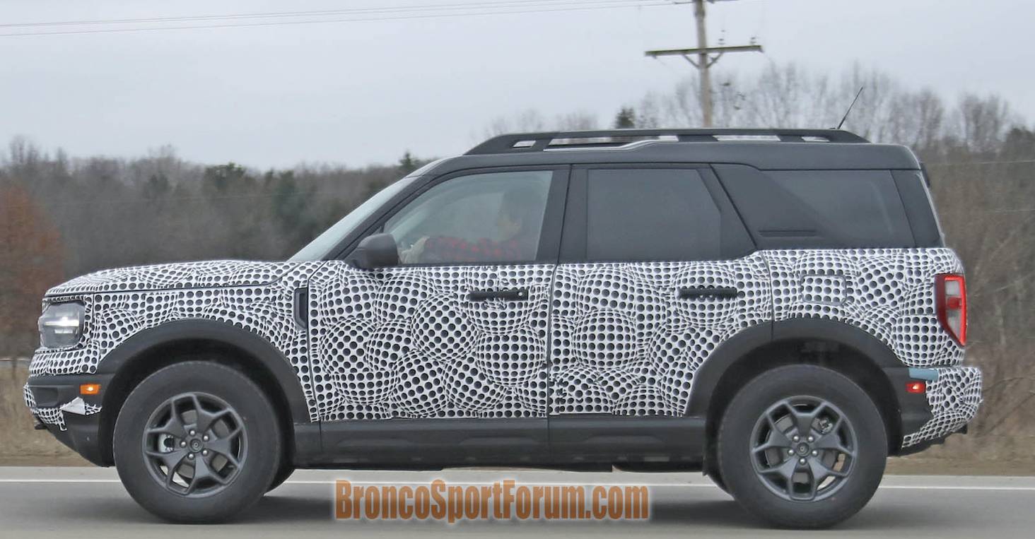 Ford Bronco Sport Side shot of Bronco Sport on the road looking like LR4 7CFB2FCD-5D19-4604-A7DA-B8250DDDBEED