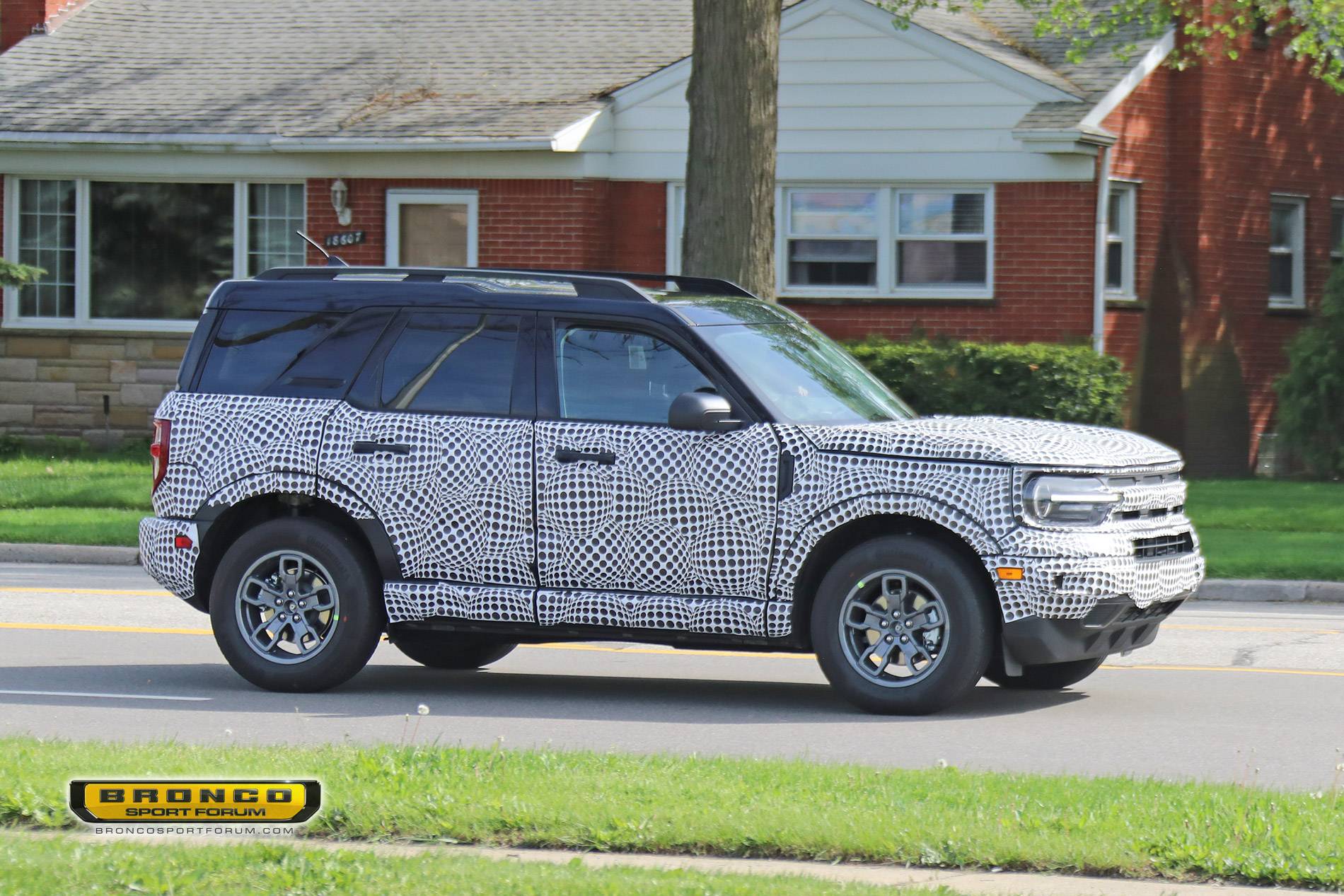 Ford Bronco Sport Spotted: 2021 Bronco Sport Prototypes Wearing Multiple Grilles Bronco_Sport_Grilles_004