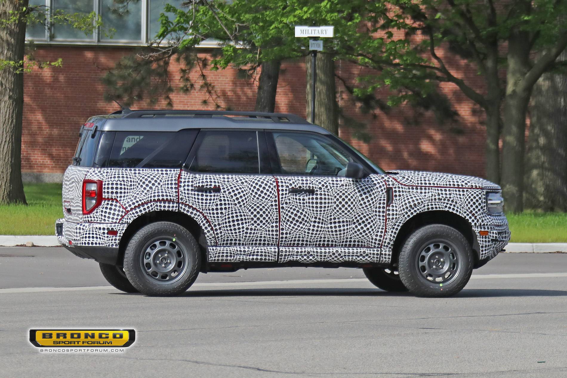 Ford Bronco Sport Spotted: 2021 Bronco Sport Prototypes Wearing Multiple Grilles Bronco_Sport_Grilles_013