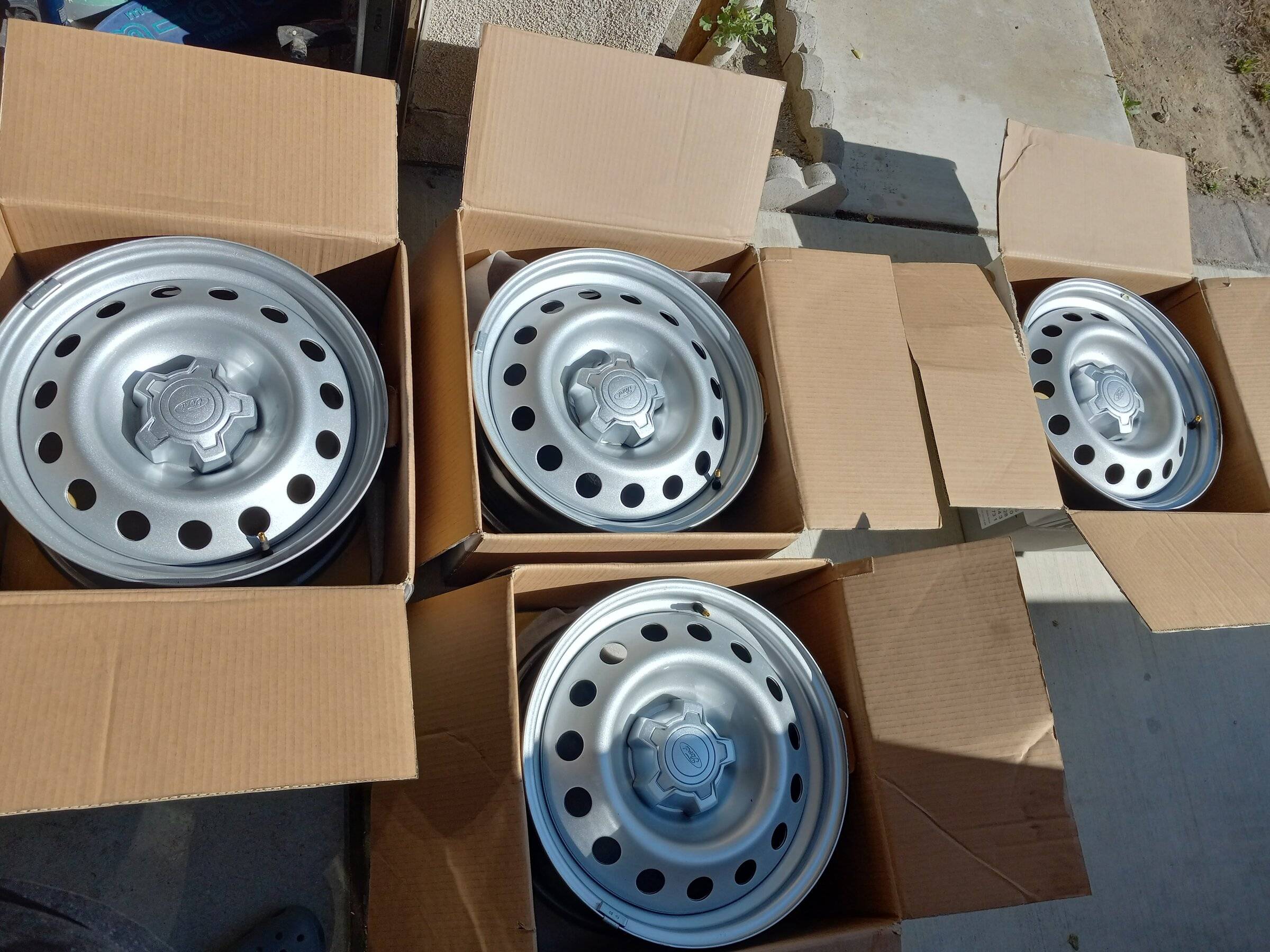 Ford Bronco Sport Maverick XL steelies $200 for the set socal 20220326_100826