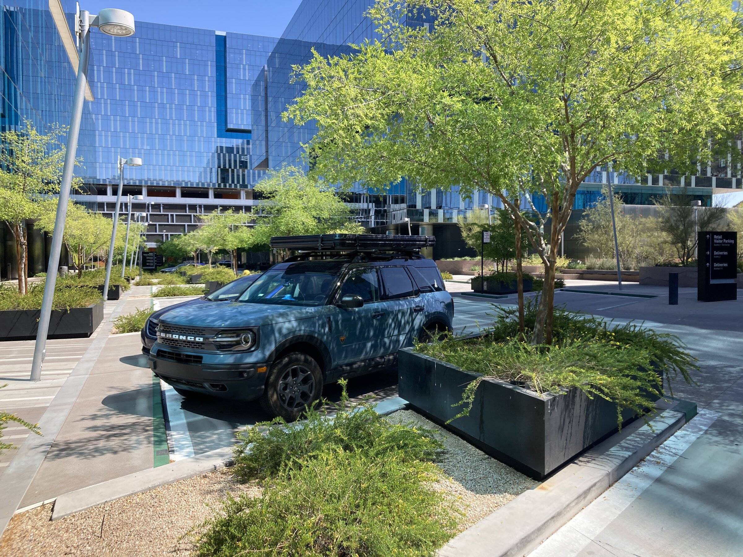 Ford Bronco Sport BS Badlands with Hardshell RTT & Hitchgate Solo Tire Carrier BEB86678-9528-4A98-9C60-5F78AB242483