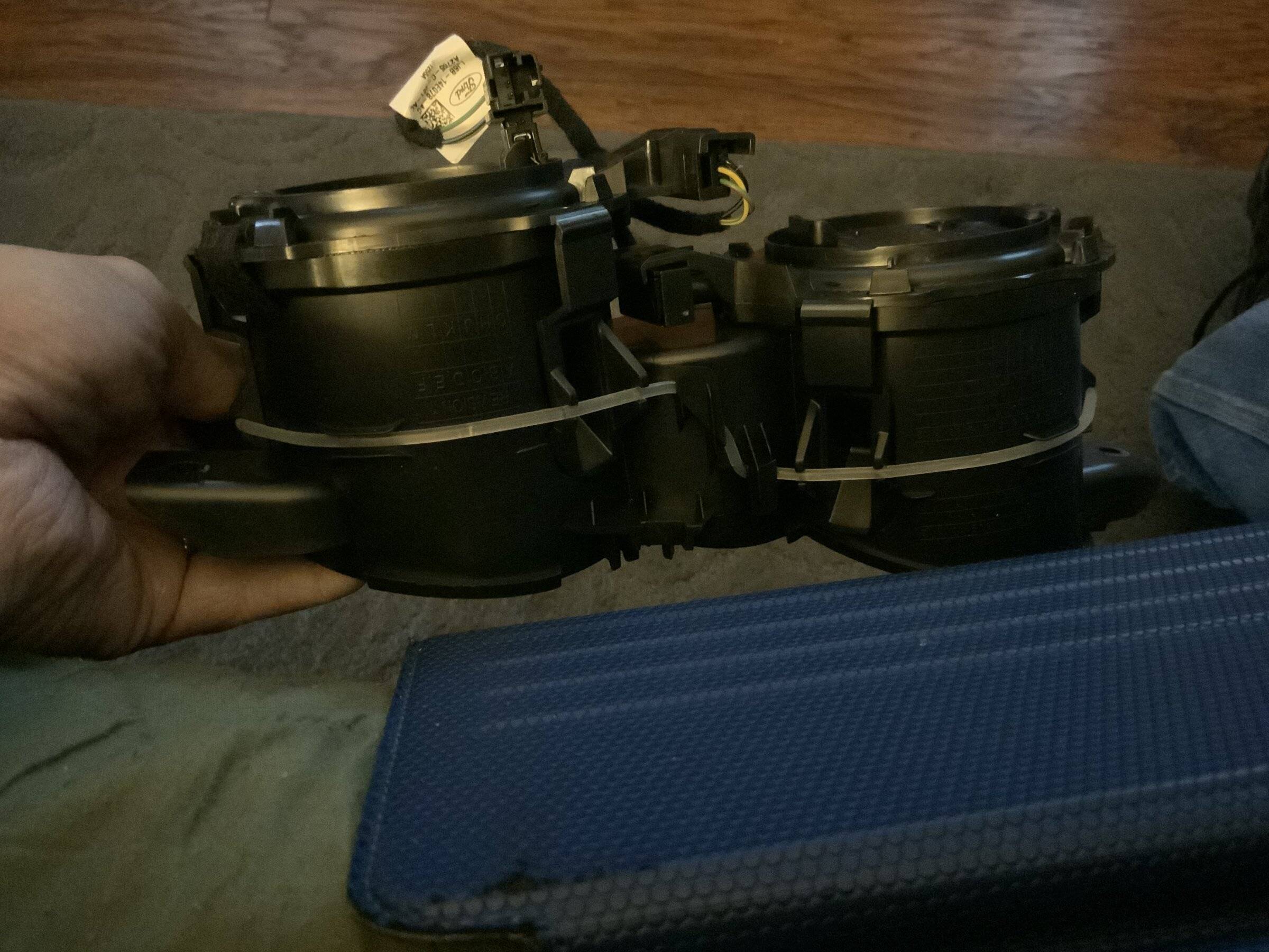 Ford Bronco Sport Cup Holder Ambient Lighting C1443D8B-12A5-4AB5-9CC7-EE7355E8625A