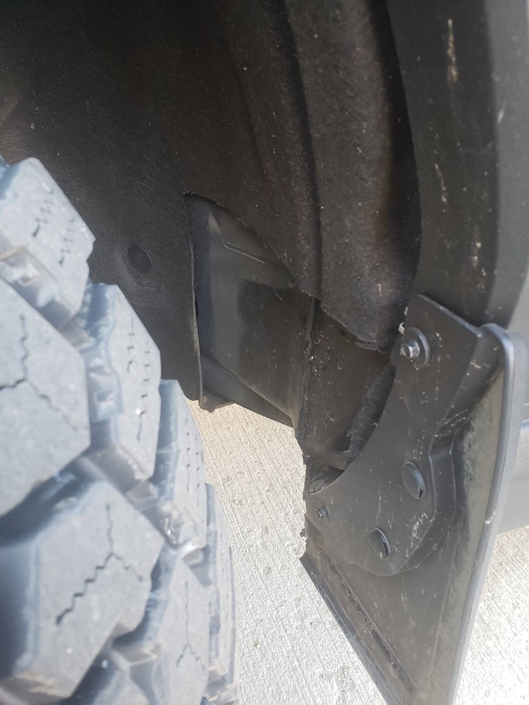 Ford Bronco Sport 265 60 R18 will fit but.... 20220429_085428