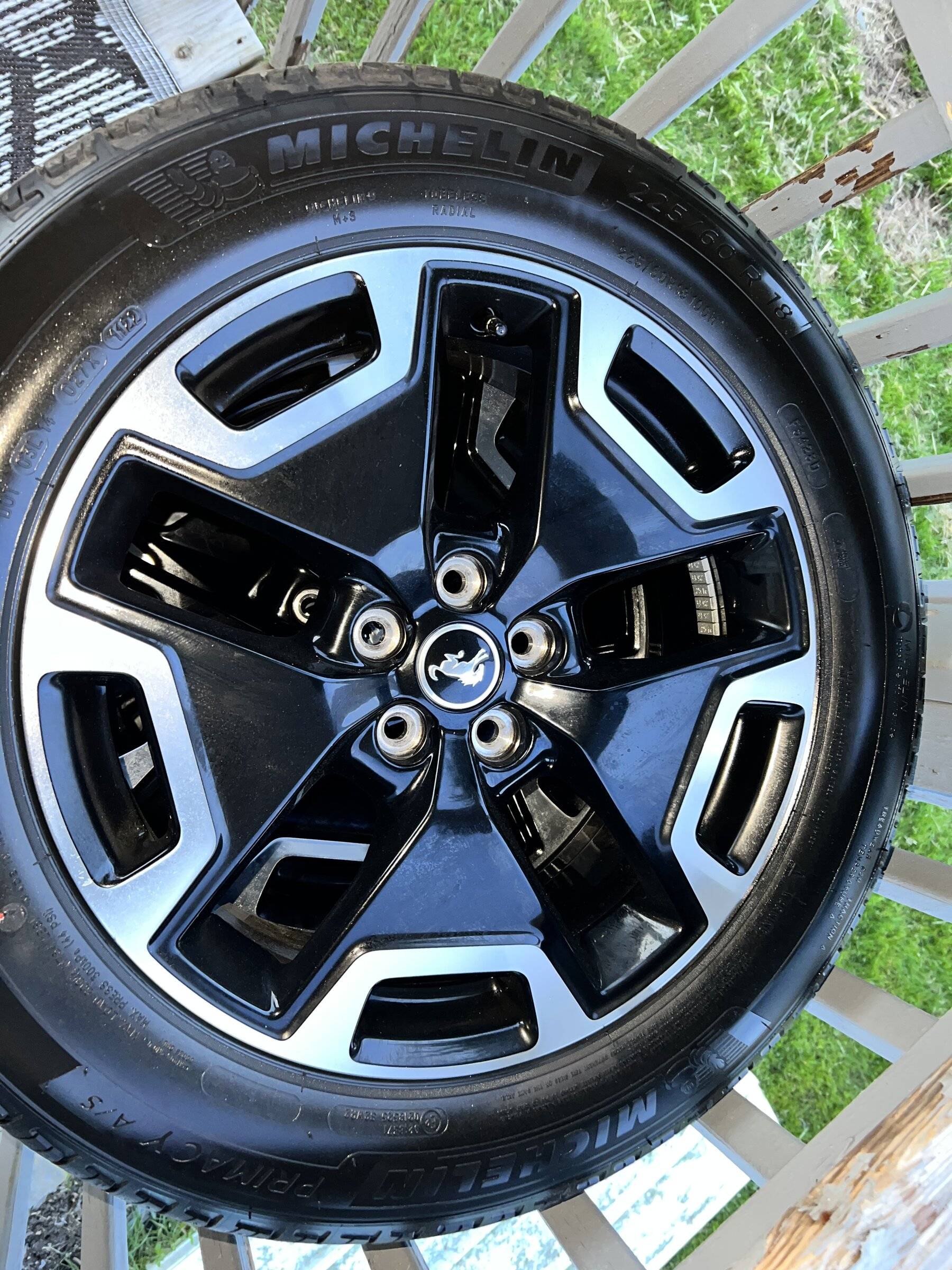 Ford Bronco Sport outerbanks Wheels & Tires 2A1E7EA3-C976-41A3-8C34-907A0497AD07