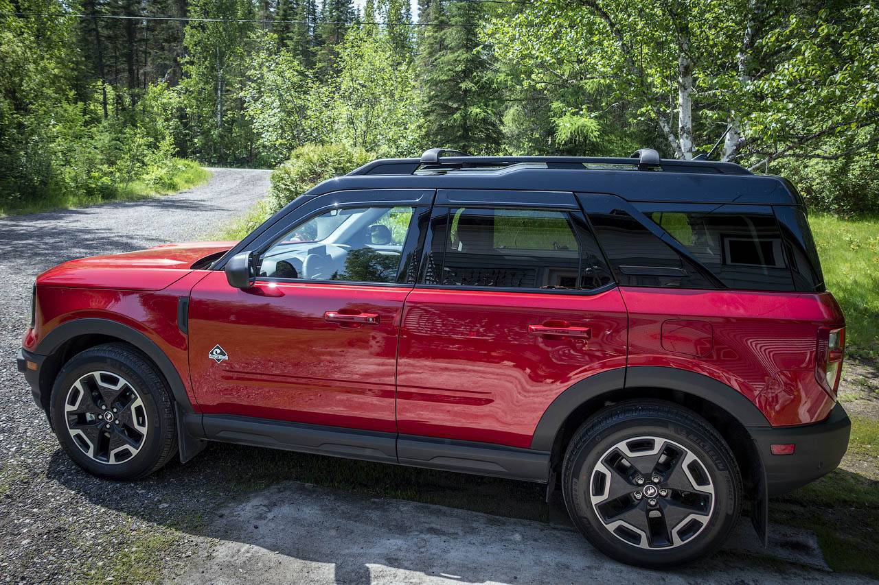 Ford Bronco Sport Lost in a sea of cross bars and roof racks. bronco-roof-rack-2022_0007-copy-