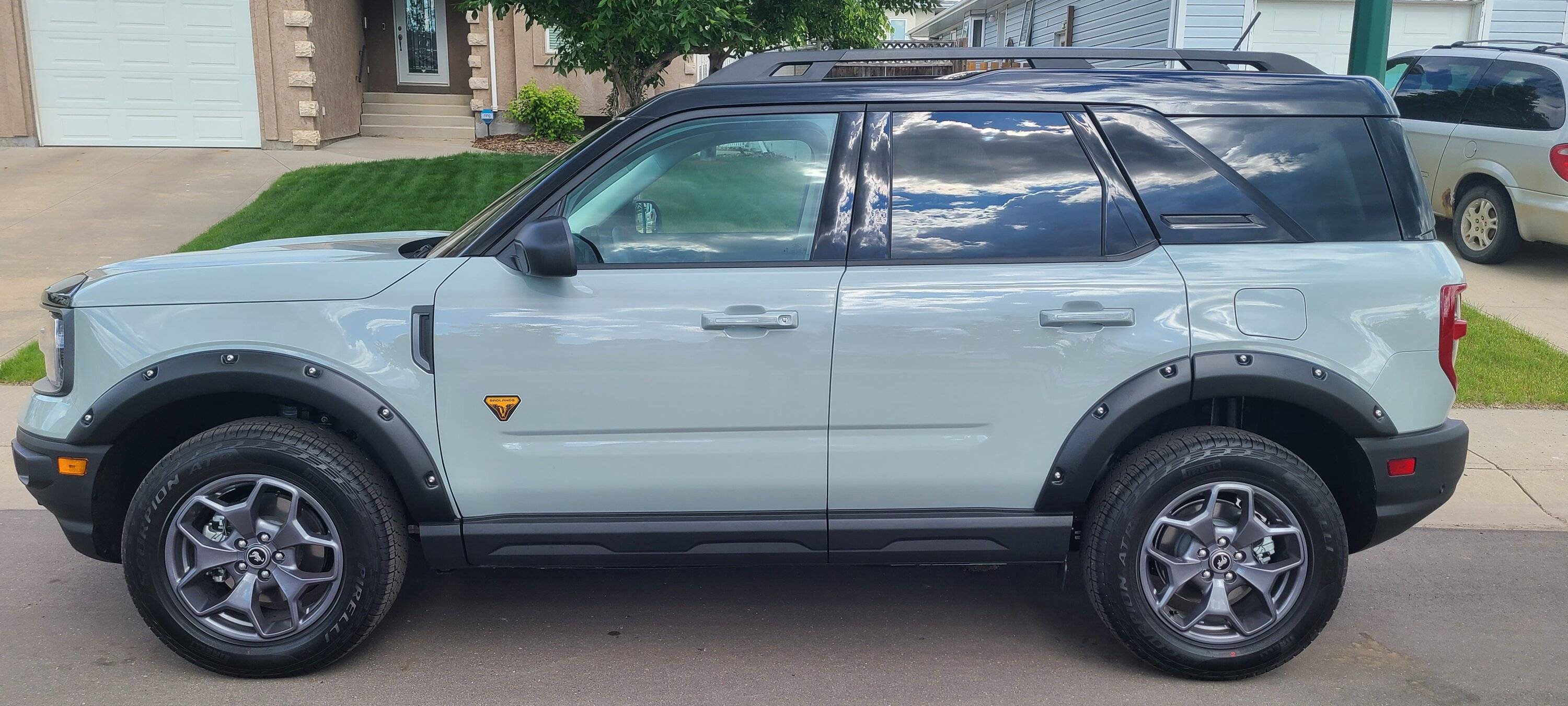 Ford Bronco Sport Waiting room 2022-06-22 16.35.44