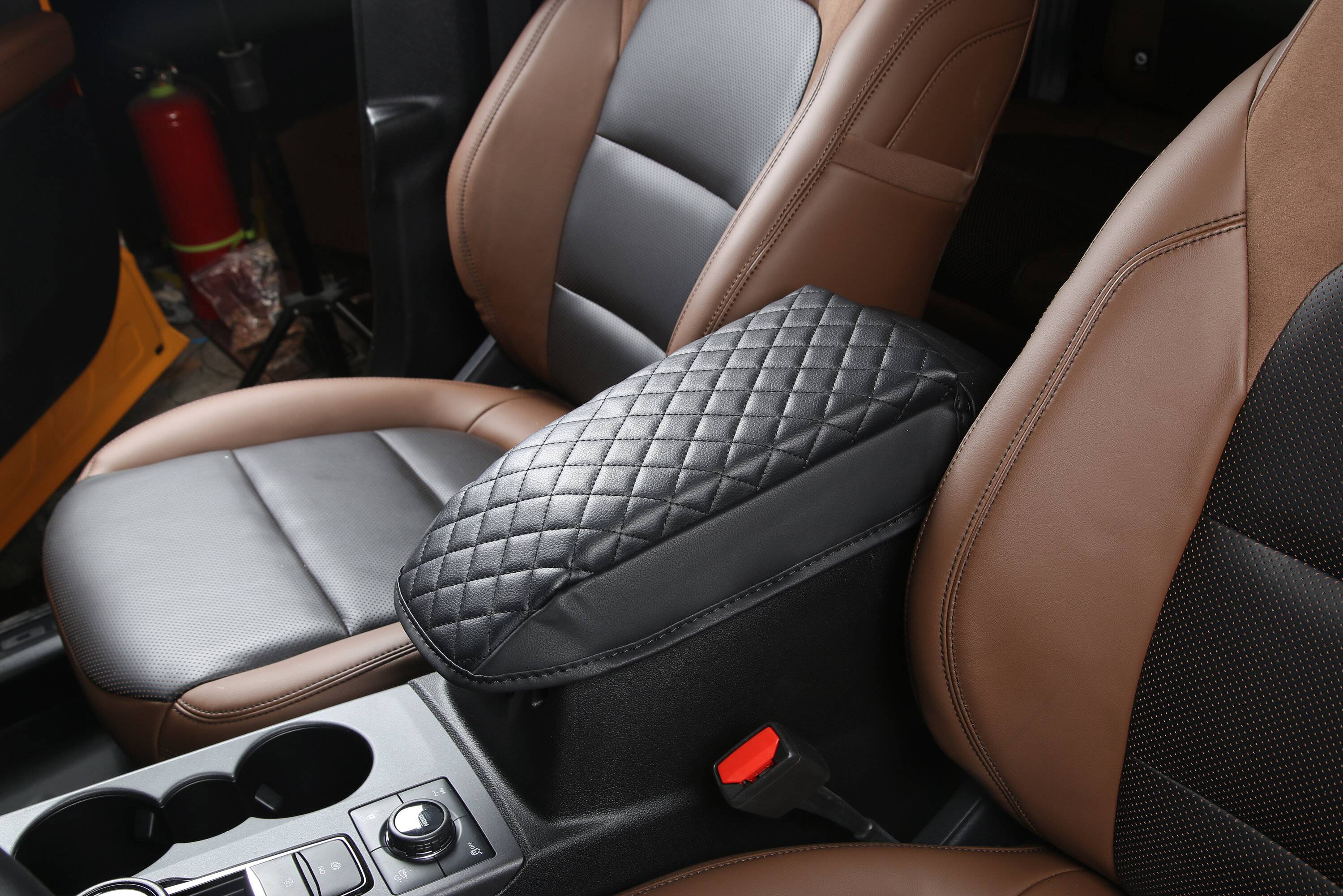 Ford Bronco Sport Bronco Sport Armrest box cover leather pad IMG_9552.JPG