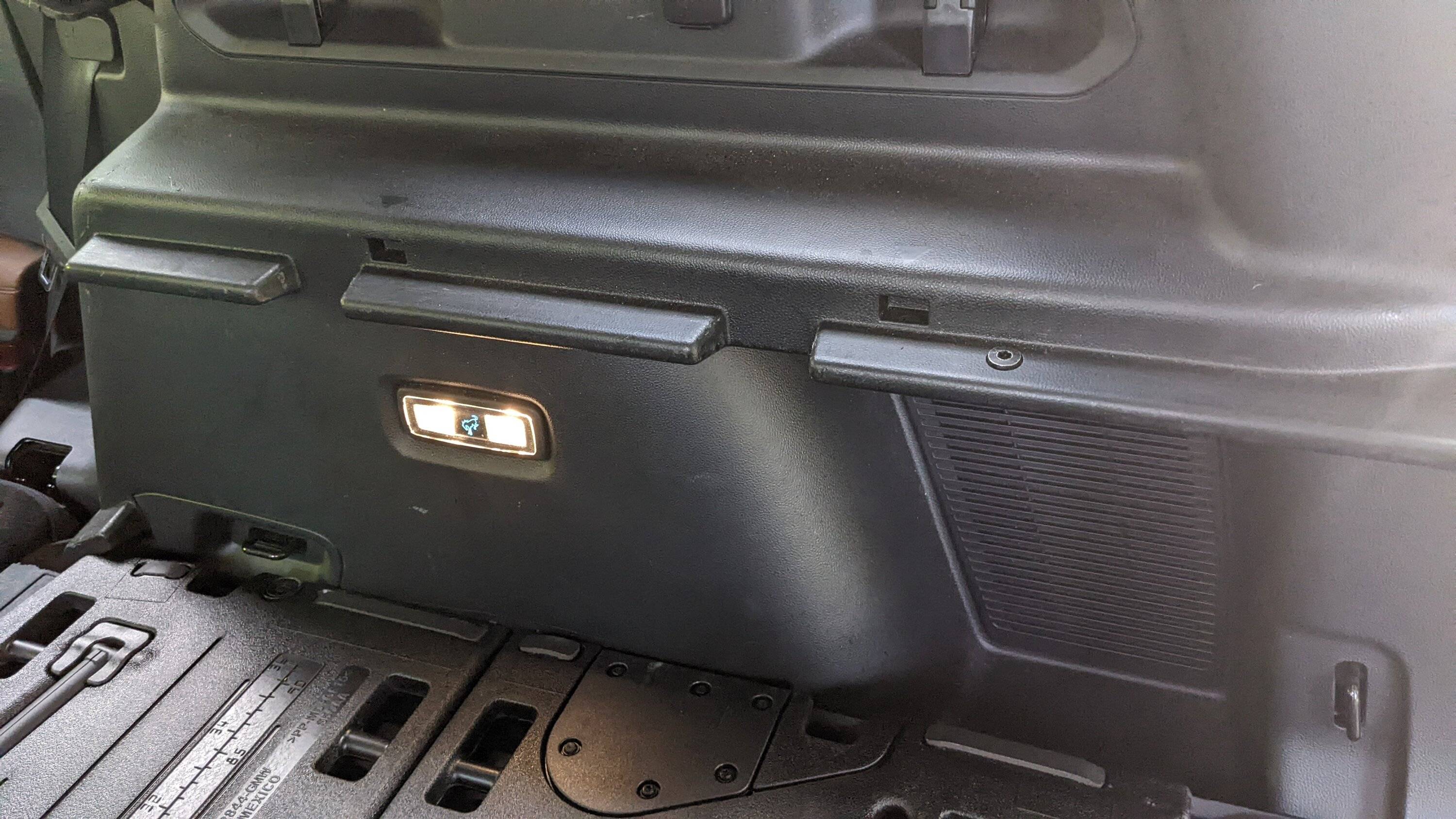 Ford Bronco Sport Cargo management shelf M1PZ-7813046-GA PXL_20220701_123348664