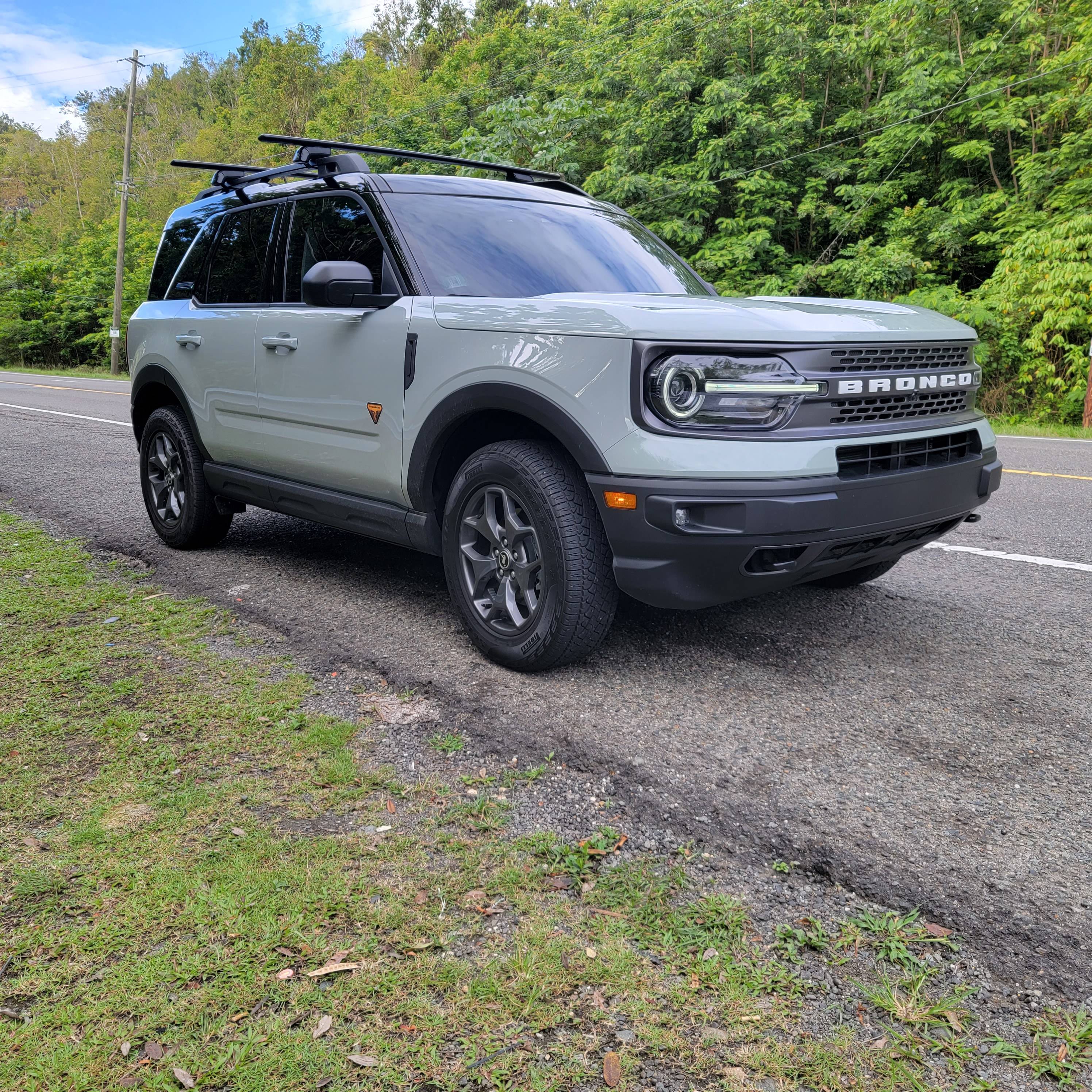Ford Bronco Sport Thule HD Crossbar Roof Rack System installed 20220419_073650
