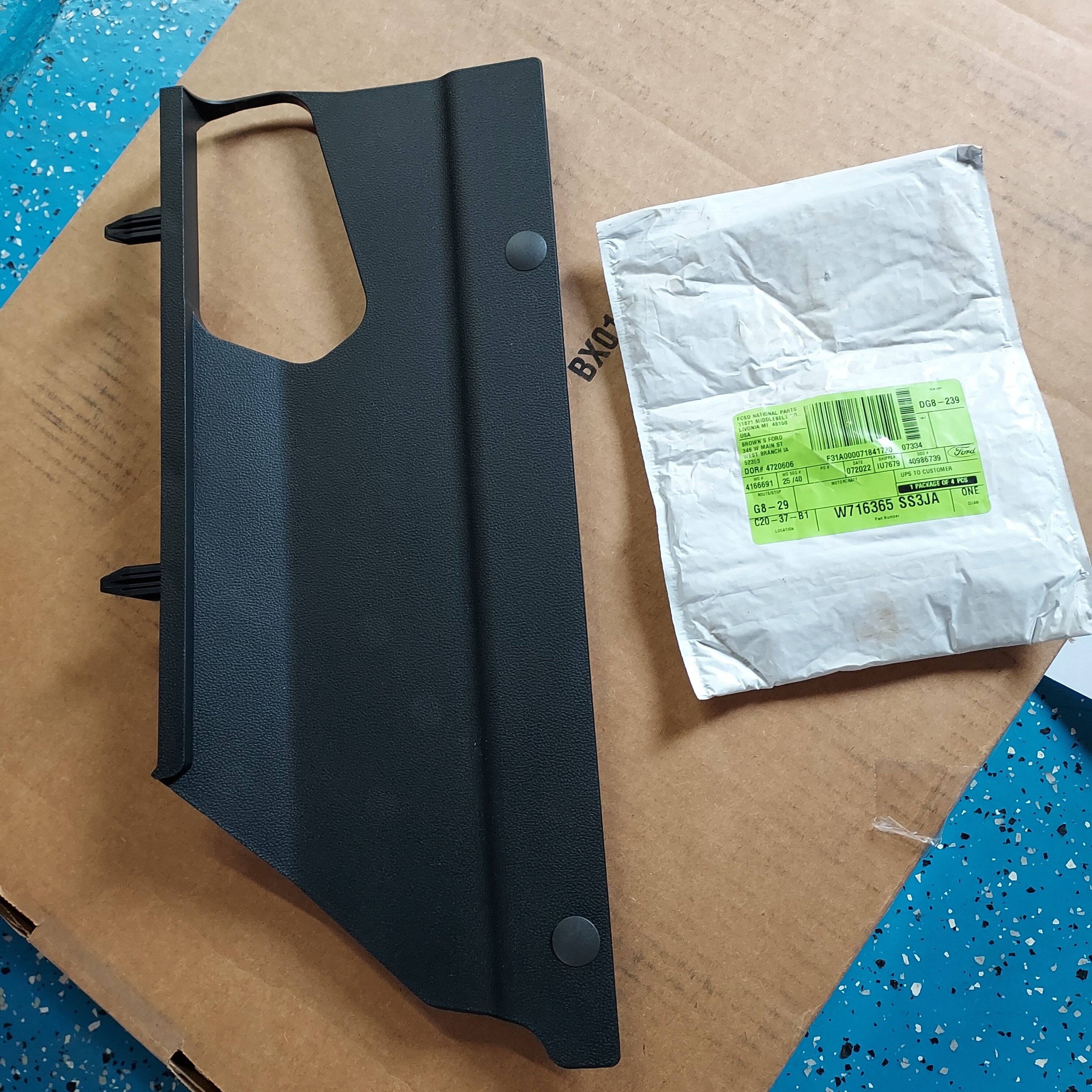 Ford Bronco Sport Anyone else missing the panel under the dash above the passenger side fuse box where the floor air ducts are. 20220728_152713