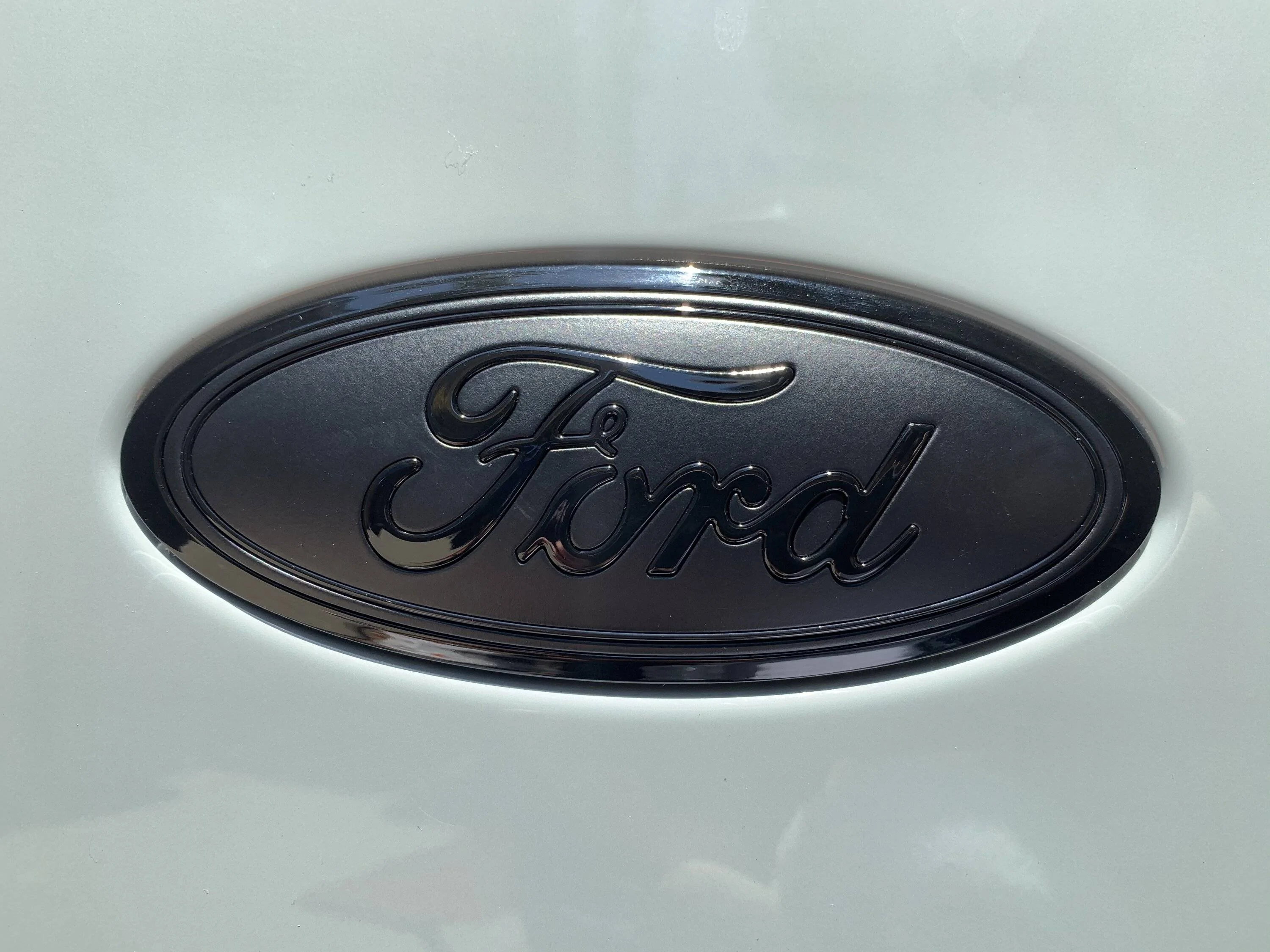 Ford Bronco Sport Finally Replaced The Ford Back Logo Emblem F5E0798E-450A-4FAC-BD10-70FD1FF6E1FB