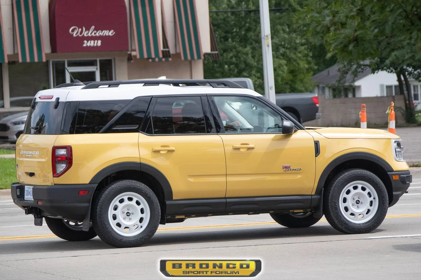 Ford Bronco Sport Spied: Bronco Sport Heritage Edition In Yellowstone Metallic bronco-sport-heritage-edition-yellowstone-metallic-6
