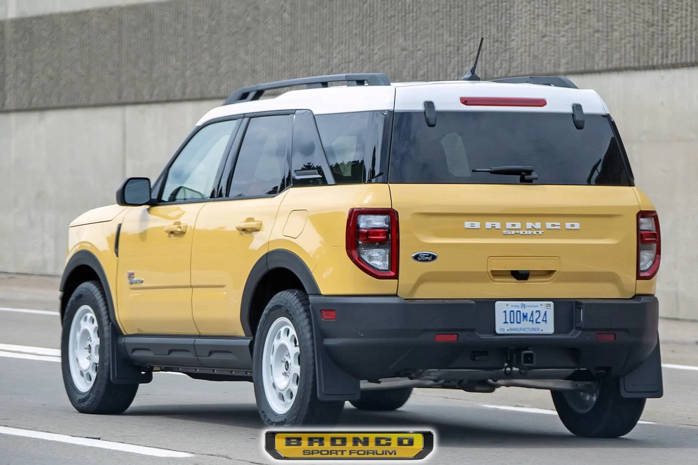 Ford Bronco Sport Spied: Bronco Sport Heritage Edition In Yellowstone Metallic bronco-sport-heritage-edition-yellowstone-metallic-11
