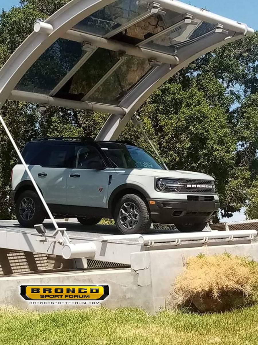 Ford Bronco Sport Spotted: Bronco Sport on Display at Factory (Oxford White Badlands & Rapid Red Outer Banks) 2021 Bronco Sport Badlands Oxford White