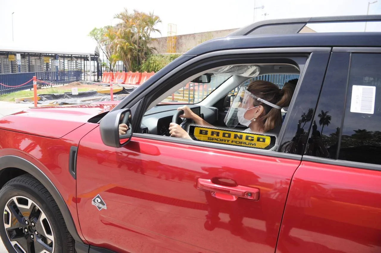 Ford Bronco Sport Real Life Pics: Bronco Sport in Rapid Red, Cactus Gray and Cyber Orange (Outer Banks models) rapid-red-2021-bronco-sport