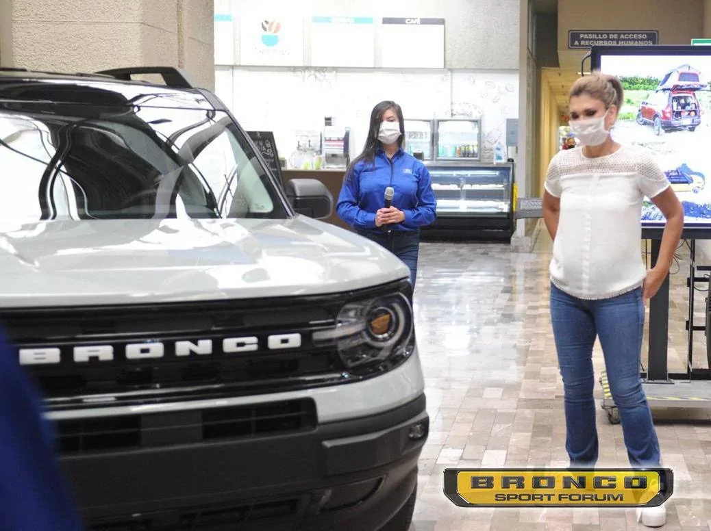 Ford Bronco Sport Real Life Pics: Bronco Sport in Rapid Red, Cactus Gray and Cyber Orange (Outer Banks models) oxford-white-2021-bronco-sport 1