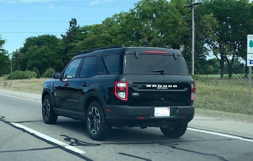 Ford Bronco Sport Official SHADOW BLACK Bronco Sport Thread 2021 Ford Bronco Shadow Black 1