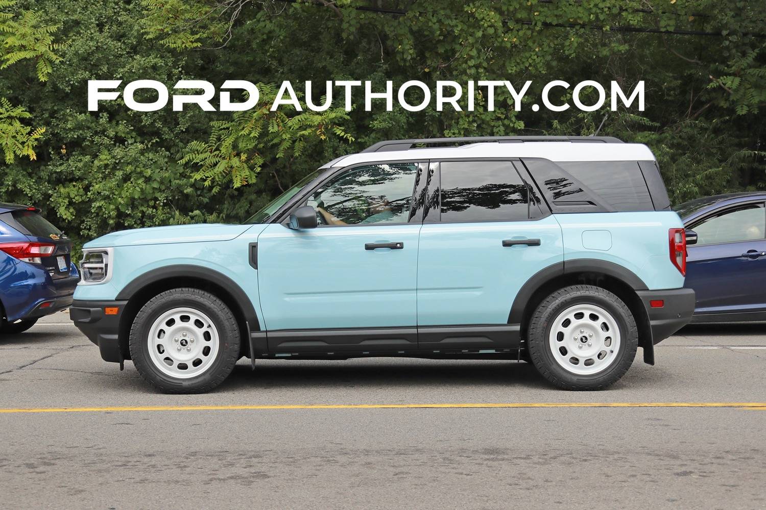 Ford Bronco Sport Robin's Egg Blue and Peak Blue Bronco Sport Heritage & Heritage Limited Spotted 2023-Ford-Bronco-Sport-Heritage-Edition-Robins-Egg-Blue-First-On-Road-Photos-October-2022-Exte