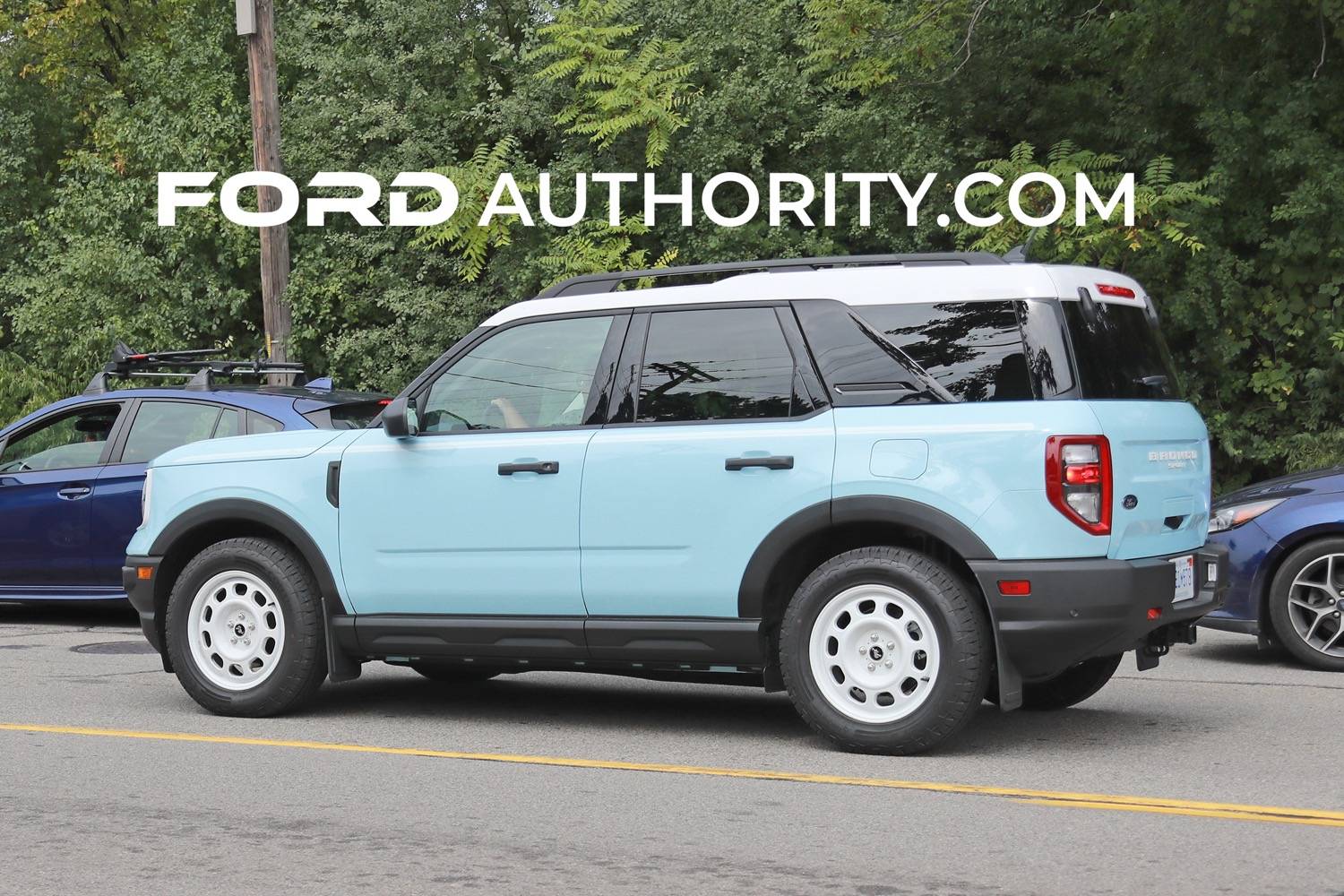 Ford Bronco Sport Robin's Egg Blue and Peak Blue Bronco Sport Heritage & Heritage Limited Spotted 2023-Ford-Bronco-Sport-Heritage-Edition-Robins-Egg-Blue-First-On-Road-Photos-October-2022-Exte