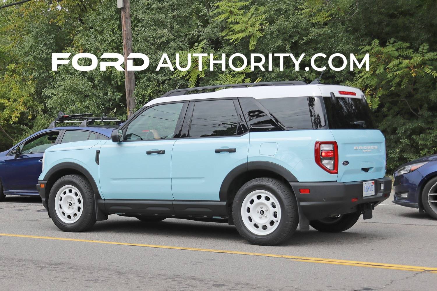 Ford Bronco Sport Robin's Egg Blue and Peak Blue Bronco Sport Heritage & Heritage Limited Spotted 2023-Ford-Bronco-Sport-Heritage-Edition-Robins-Egg-Blue-First-On-Road-Photos-October-2022-Exte