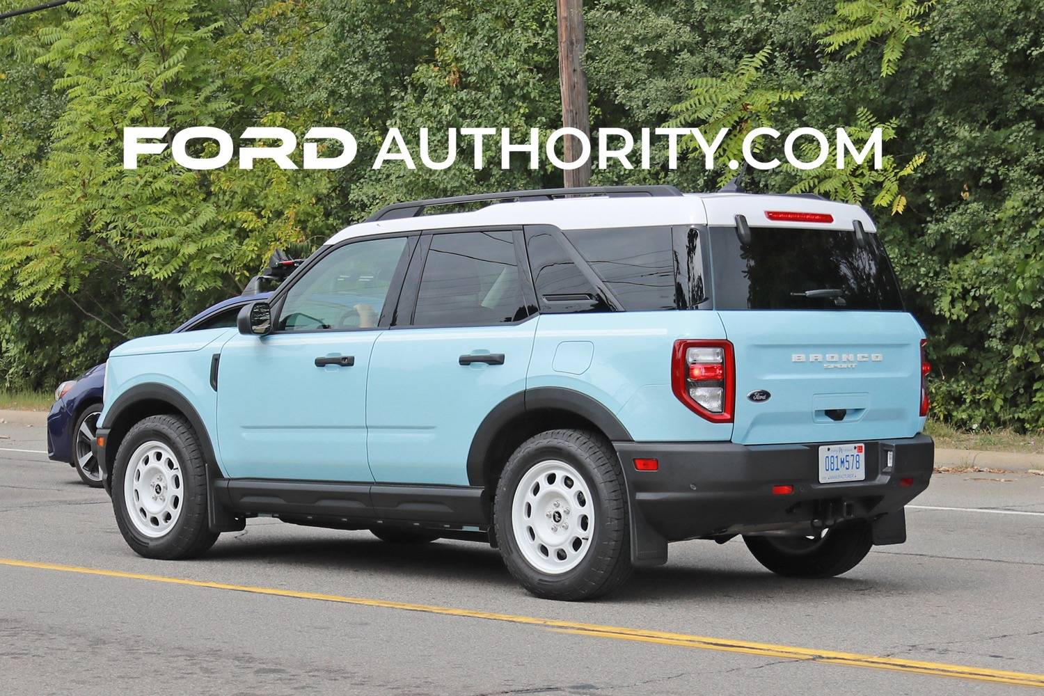 Ford Bronco Sport Robin's Egg Blue and Peak Blue Bronco Sport Heritage & Heritage Limited Spotted 2023-Ford-Bronco-Sport-Heritage-Edition-Robins-Egg-Blue-First-On-Road-Photos-October-2022-Exte
