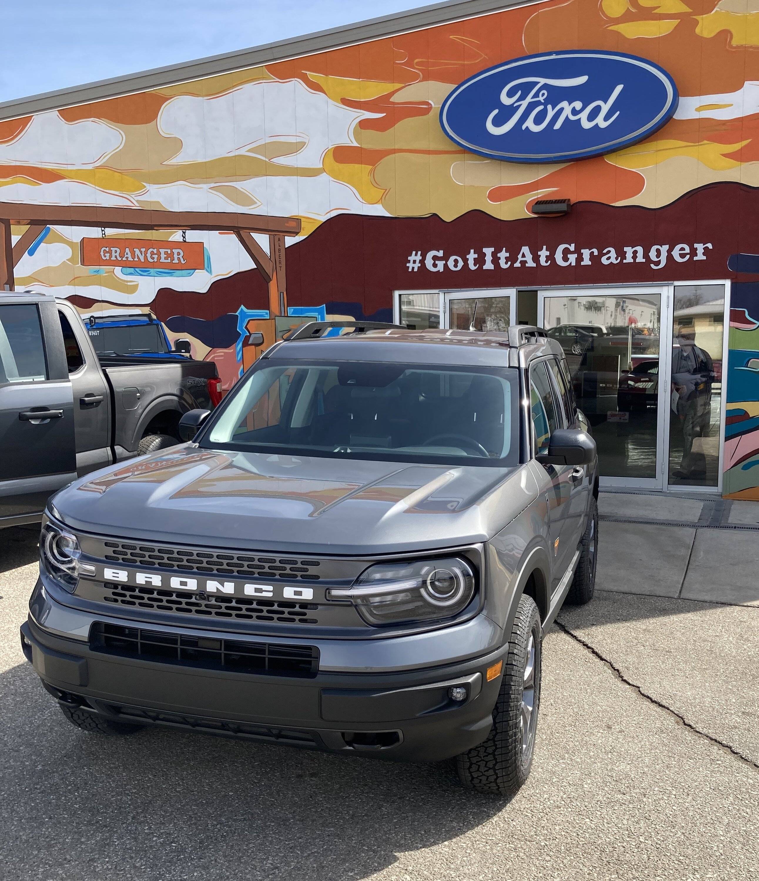 Ford Bronco Sport Bronco Sport Outer Banks and Badlands Two Tone 1AF2F1B3-B011-4FB0-8ED2-AB097299B8E2