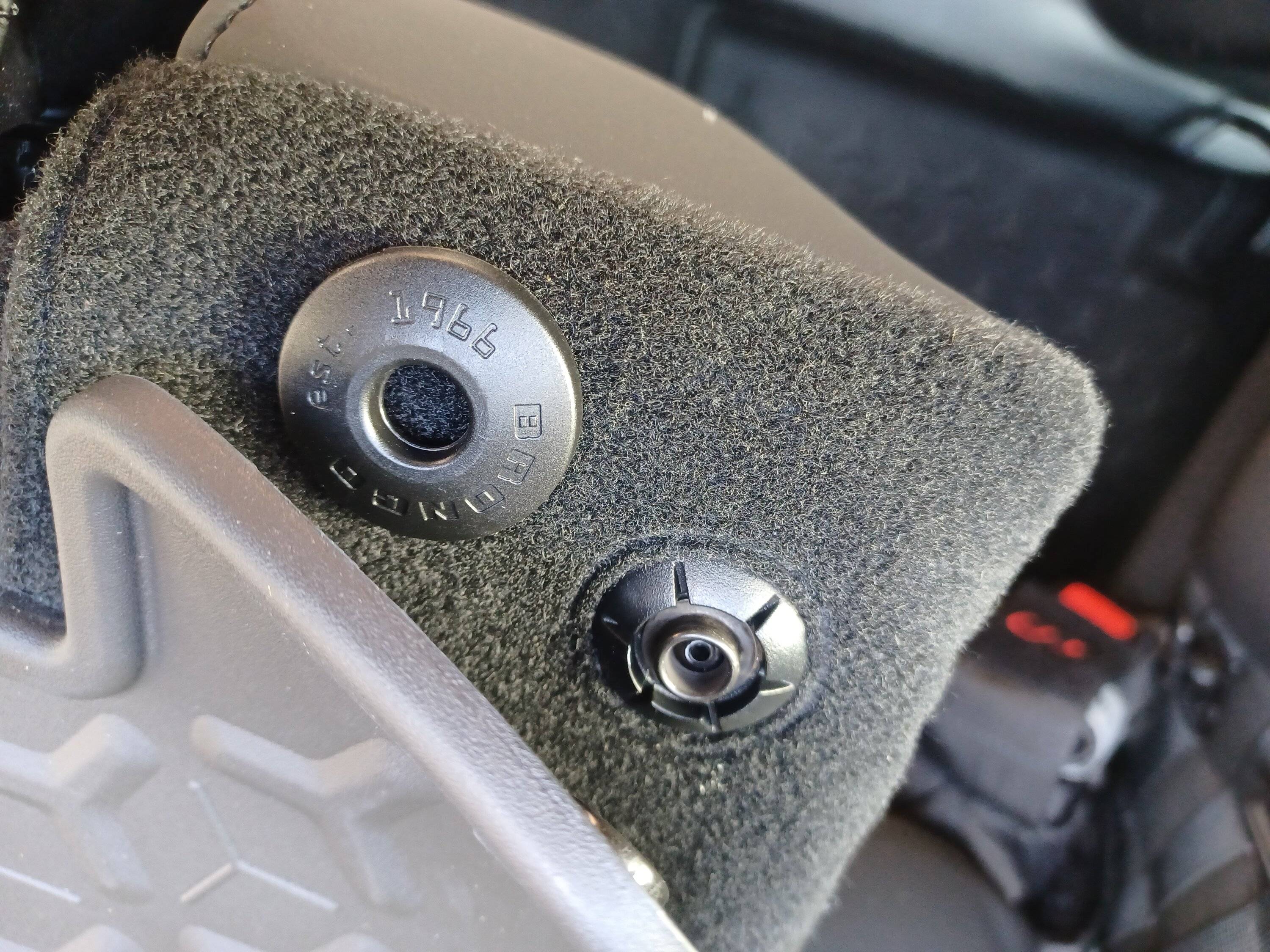 Ford Bronco Sport Need rear mat fastener  (male snap part) 1669858636982