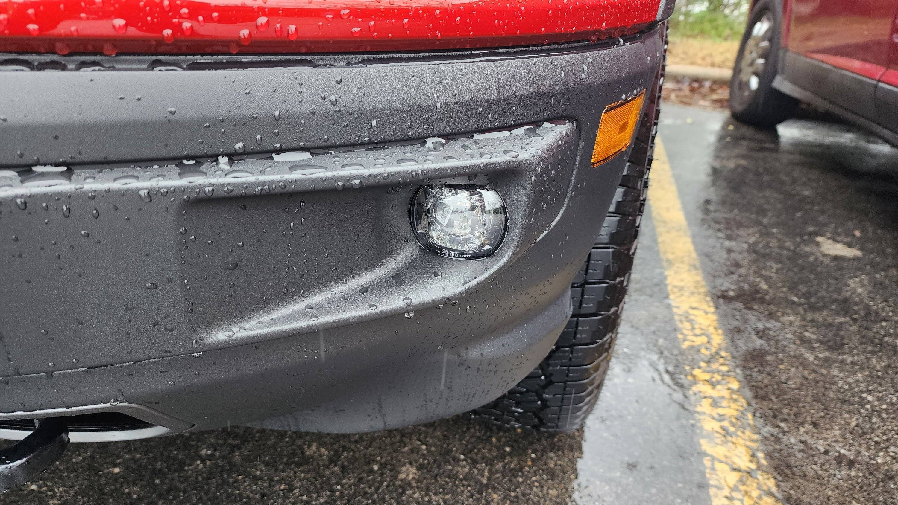 Ford Bronco Sport Fog Light Condensation? 20221214_115548