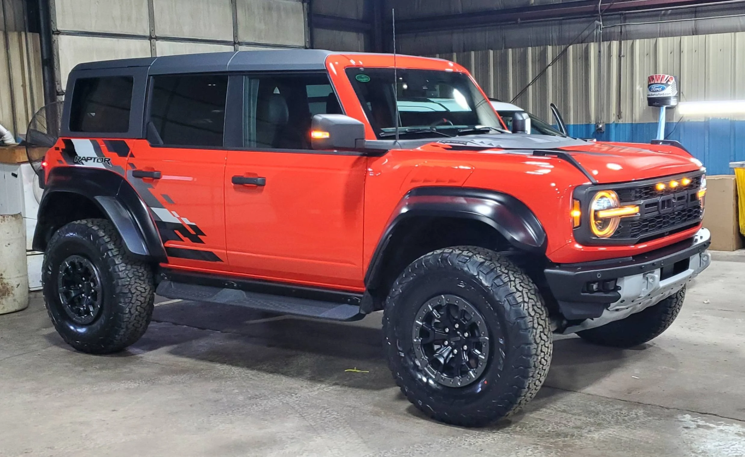 Ford Bronco Sport So tiny next to raptor 20230117_143221