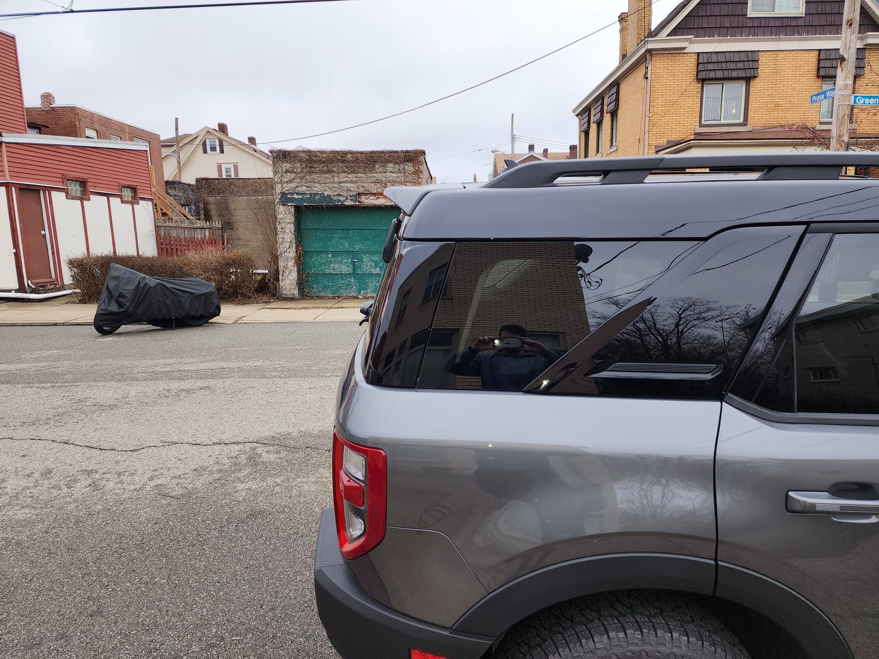 Ford Bronco Sport Satin Black vs Shadow Black spoiler 20230130_143418