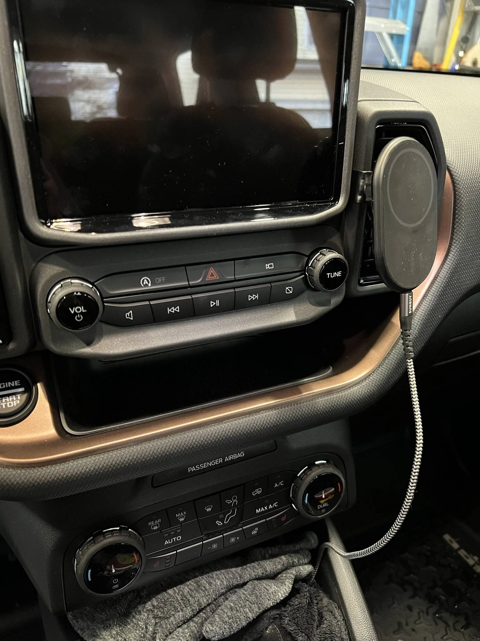 Ford Bronco Sport Integrated Pivot Ball Phone Mount IMG_4749